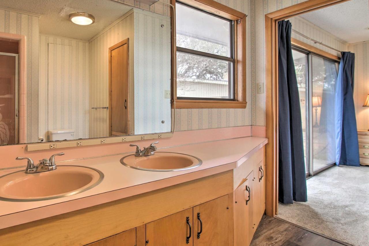 Rustic Lake Buchanan Hideaway With Game Room And Grill Tow Buitenkant foto